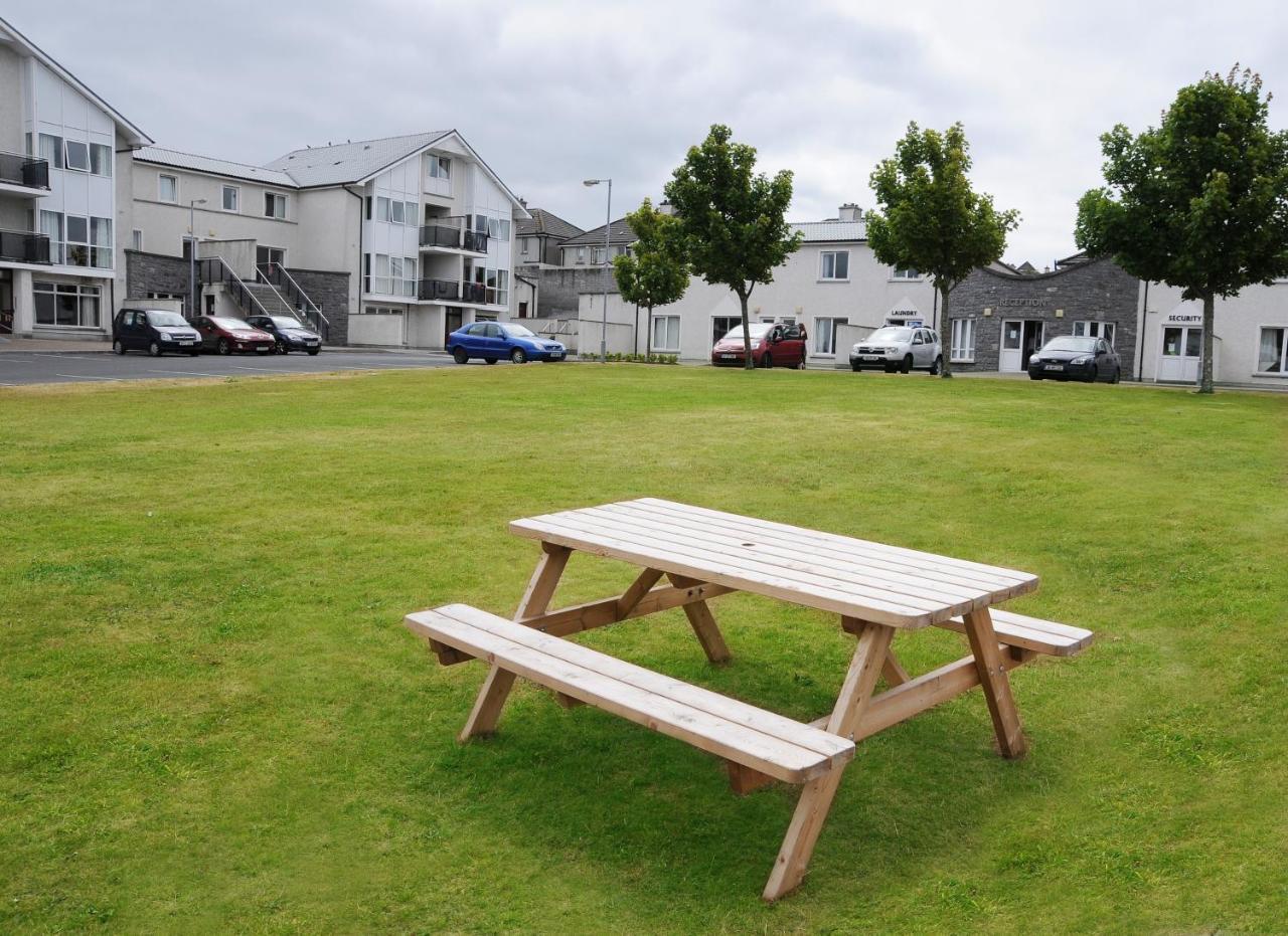 Dunaras Holiday Village Galway Buitenkant foto